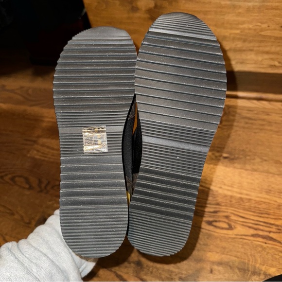 Michael Kors Sneakers - Picture 5 of 6